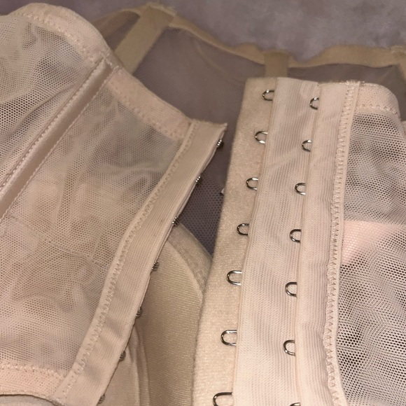 VS Dream Angel Corset 36D - Picture 10 of 15